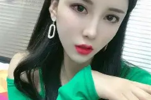 谢娜成都演唱会想看人数超35万艺人跨界为何引争议